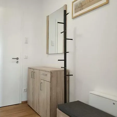 Zeppelin Apartment *